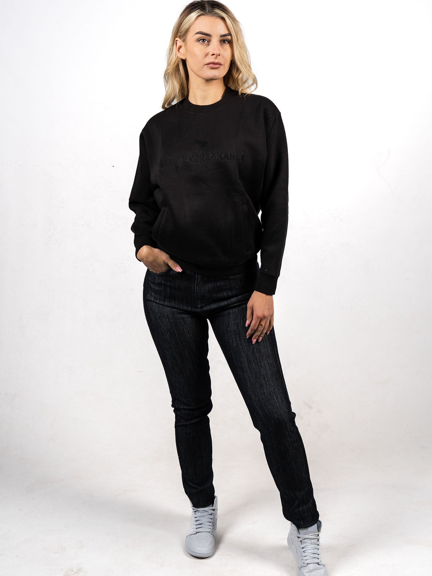 SA1NT Women's Embroidered Crew - SA1NT
